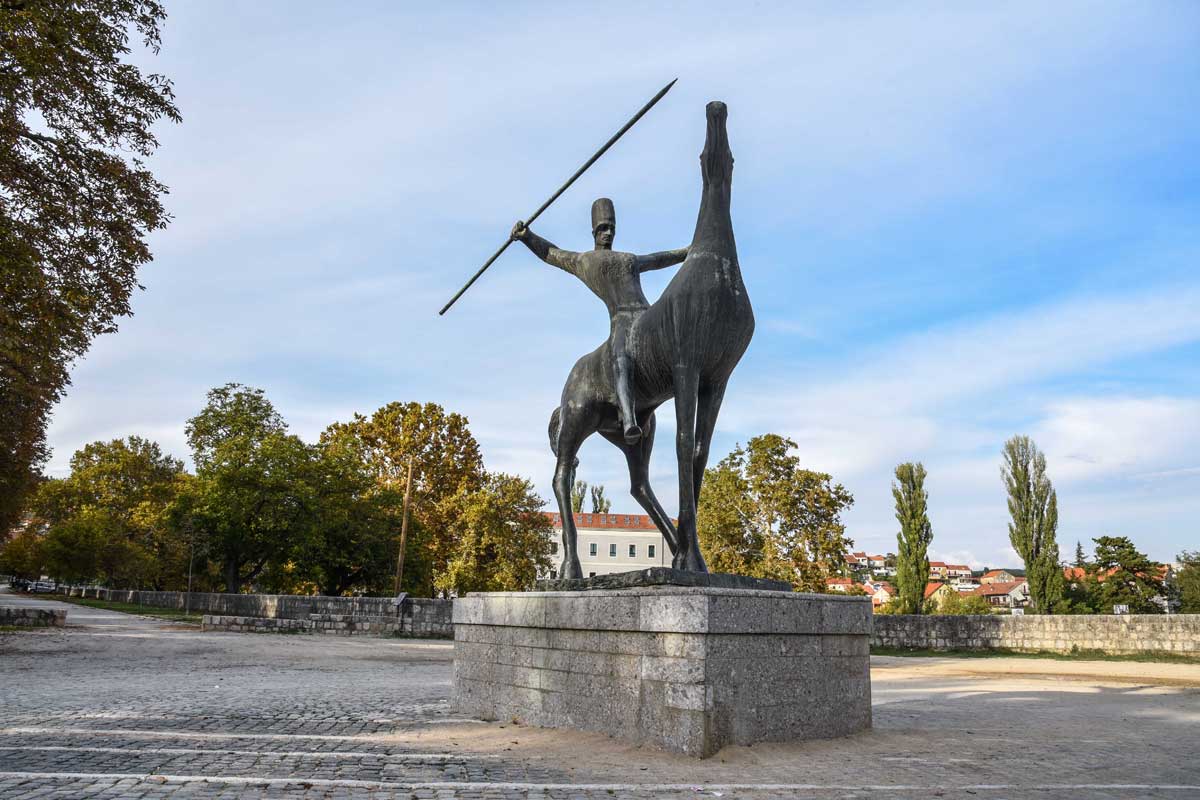 sinj alkar horseman statue